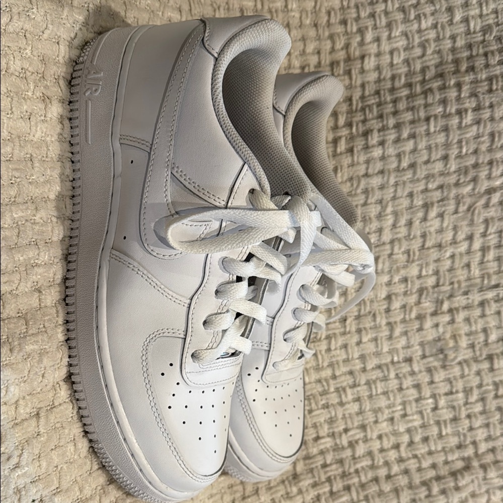 Nike White Sneakers Classic Leather Design